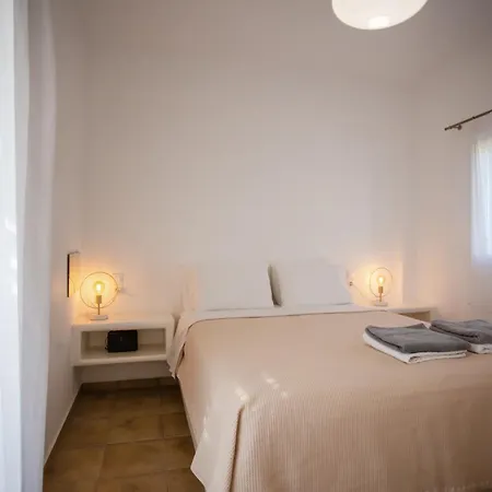 Francis * Panormos (Mykonos)