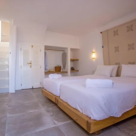 Francis * Panormos (Mykonos)